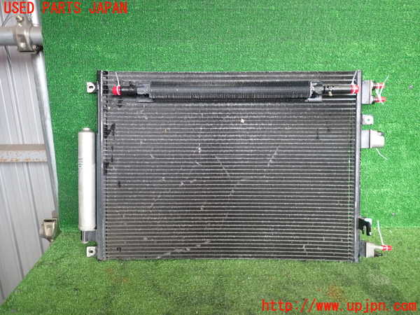 2UPJ-39396031]クライスラー・300C(LX35-)エアコンコンデンサー1 中古_m0002.jpg