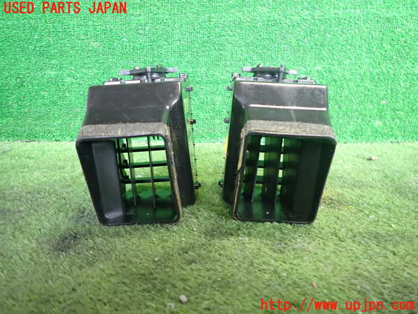 2UPJ-39397526]クライスラー・300C(LX35-)エアコン吹き出し口1(真中) 中古_m0002.jpg
