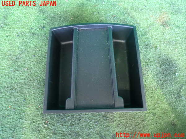 2UPJ-39397841]クライスラー・300C(LX35-)小物入れ1 中古_m0001.jpg