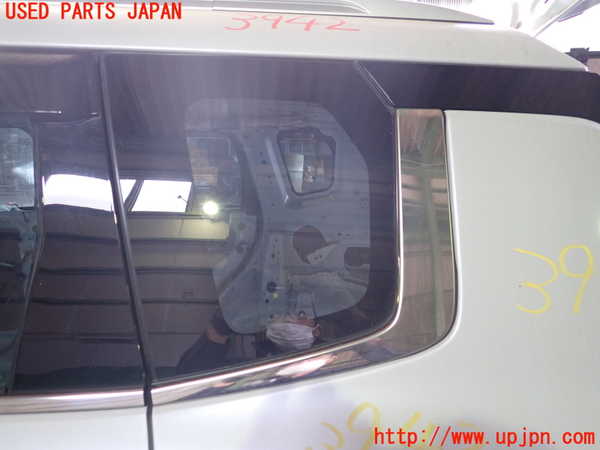 2UPJ-39421382]アウトランダーPHEV(GN0W)左クォーターガラス (43R-007953) 中古_m0001.jpg