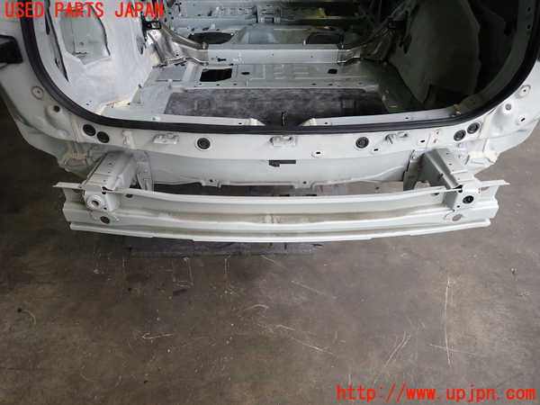 2UPJ-39421614]アウトランダーPHEV(GN0W)リアバンパーホースメント 中古_m0001.jpg