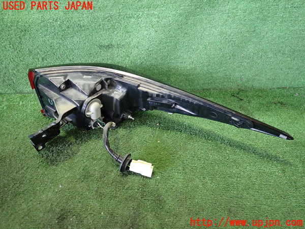 2UPJ-39421536]アウトランダーPHEV(GN0W)左テールランプ 中古_m0002.jpg