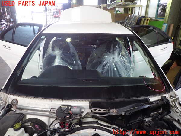 1UPJ-39431195]ベンツ C180 W204(204049)フロントガラス 中古 PILKINGTON M1250 43R-001585_m0001.jpg