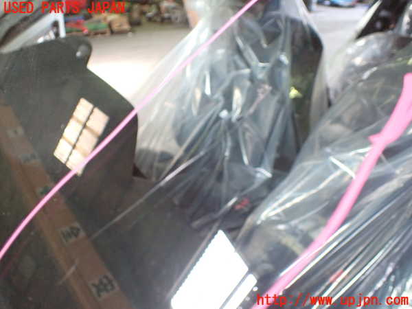 1UPJ-39431195]ベンツ C180 W204(204049)フロントガラス 中古 PILKINGTON M1250 43R-001585_m0002.jpg