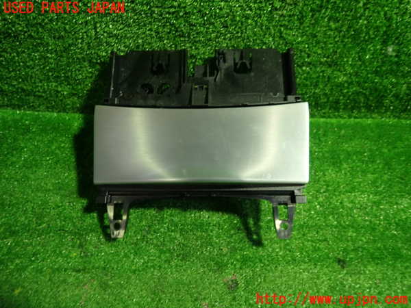 1UPJ-39437821]ベンツ C180 W204(204049)灰皿1 中古_m0001.jpg