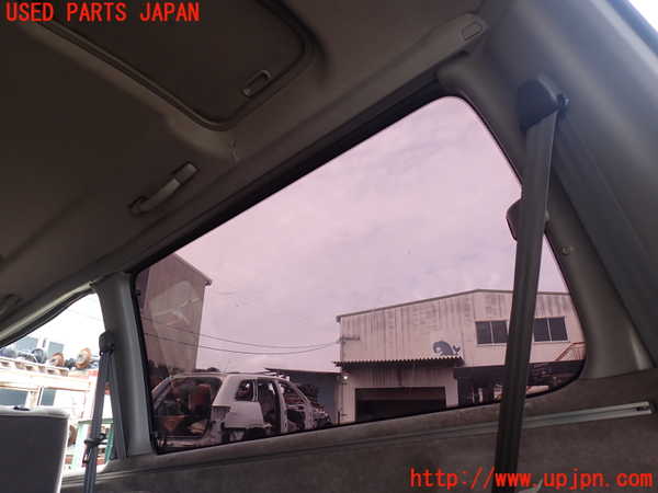 1UPJ-39441380]ハイエースワゴン100系(KZH106W)右クォーターガラス 中古(M2A55)_m0002.jpg