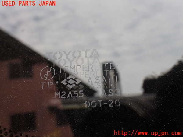 1UPJ-39441380]ハイエースワゴン100系(KZH106W)右クォーターガラス 中古(M2A55)_m0003.jpg