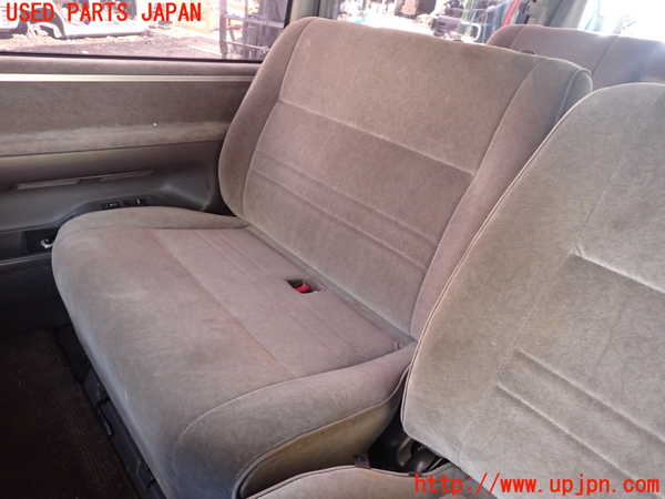 1UPJ-39447145]ハイエースワゴン100系(KZH106W)右2列目シート 中古_m0001.jpg