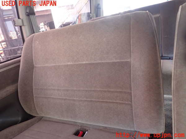 1UPJ-39447145]ハイエースワゴン100系(KZH106W)右2列目シート 中古_m0002.jpg