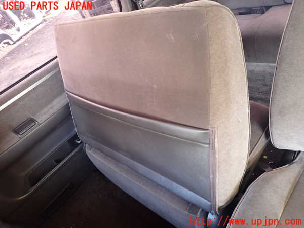 1UPJ-39447145]ハイエースワゴン100系(KZH106W)右2列目シート 中古_m0004.jpg