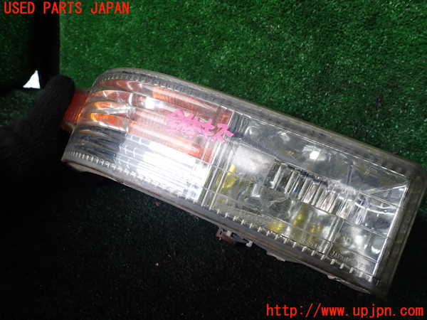 1UPJ-39461160]クラウン 4ドア ハードトップ(GS151H)右ウィンカーレンズ 中古_m0002.jpg