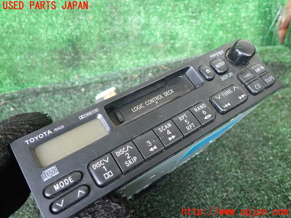 1UPJ-39466475]クラウン 4ドア ハードトップ(GS151H)テープデッキ 中古_m0002.jpg