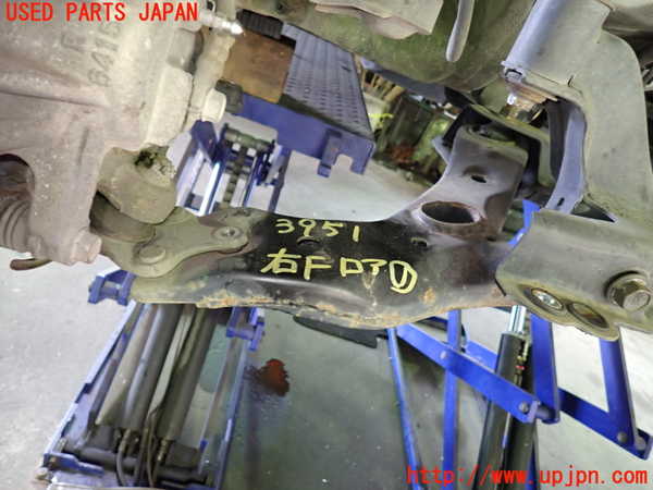 1UPJ-39515176]エスティマハイブリッド(AHR20W)右フロントロアアーム1 中古_m0001.jpg