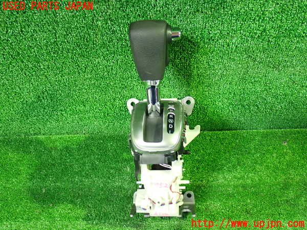 1UPJ-39527555]セレナ Sハイブリッド(HFC26)ATシフトレバー 中古_m0001.jpg