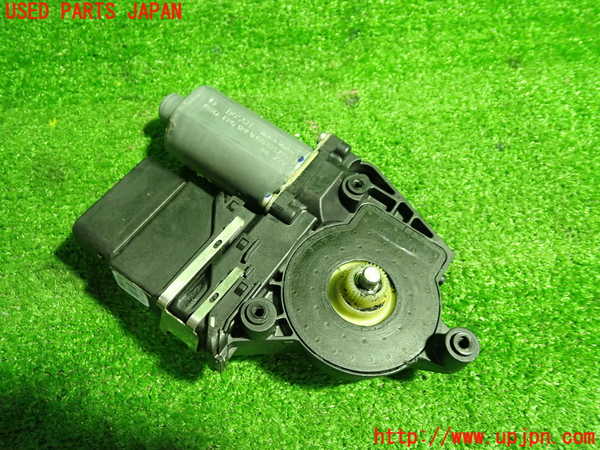 1UPJ-39541296]VW ニュービートルカブリオレ(1YAZJ)右後レギュレーターモーター 中古_m0004.jpg