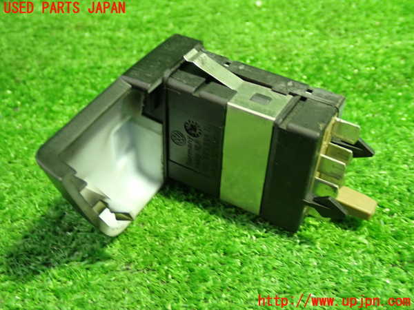 1UPJ-39546310]VW ニュービートルカブリオレ(1YAZJ)スイッチ5(シートヒーター) 中古_m0002.jpg