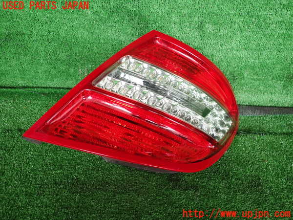 2UPJ-39561530]ベンツ C200 コンプレッサー ステーションワゴン(204241)右テールランプ 中古 (S204)_m0001.jpg