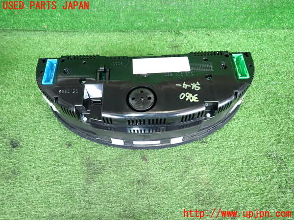 2UPJ-39606170]アウディ・A4 アバント(8EALT)スピードメーター 中古_m0002.jpg