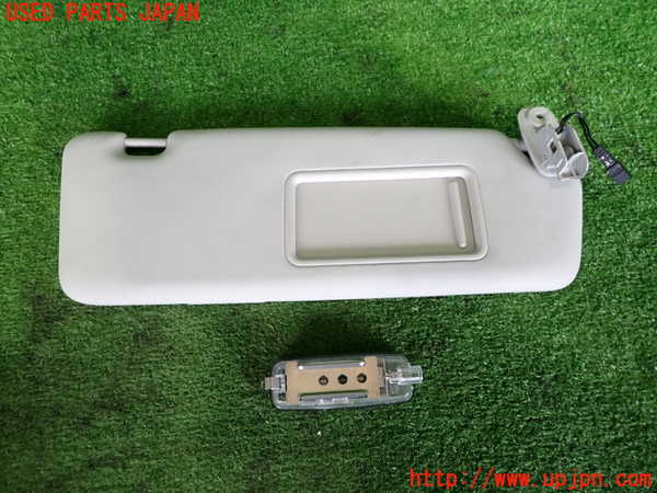 2UPJ-39607625]アウディ・A4 アバント(8EALT)室内サンバイザー右側 中古_m0002.jpg