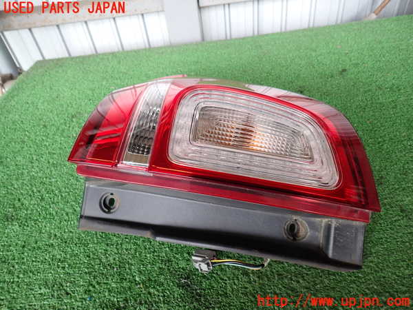2UPJ-39611530]エクスプローラー(1FMHK9)右テールランプ 中古_m0002.jpg