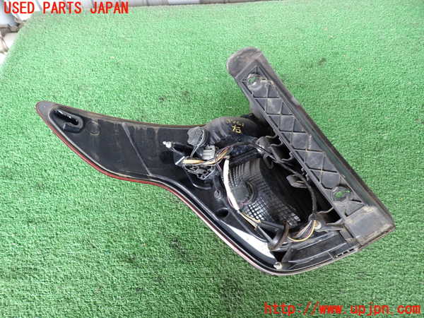 2UPJ-39611530]エクスプローラー(1FMHK9)右テールランプ 中古_m0003.jpg