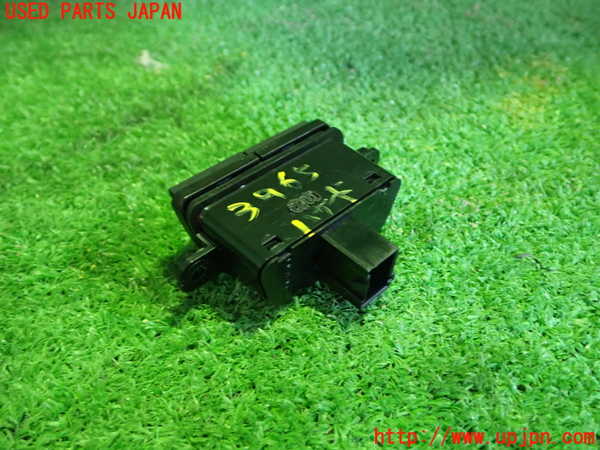 1UPJ-39656290]アルファロメオ・ミト(95514P)ハザードスイッチ 中古_m0003.jpg