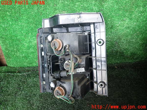 1UPJ-39691530]デリカD：5(CV2W)右テールランプ 中古_m0002.jpg