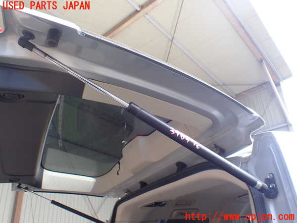 1UPJ-39691584]デリカD：5(CV2W)リアゲートダンパー 中古_m0001.jpg