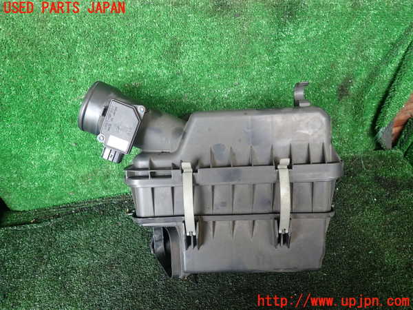 1UPJ-39692560]デリカD：5(CV2W)エアクリーナーボックス 中古_m0002.jpg