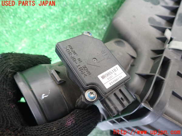 1UPJ-39692560]デリカD：5(CV2W)エアクリーナーボックス 中古_m0003.jpg