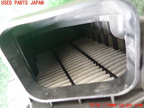 1UPJ-39692560]デリカD：5(CV2W)エアクリーナーボックス 中古_m0004.jpg