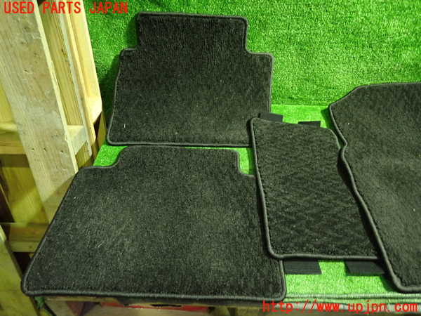 1UPJ-39767800]カムリハイブリッド(AXVH70)フロアマット 中古_m0003.jpg
