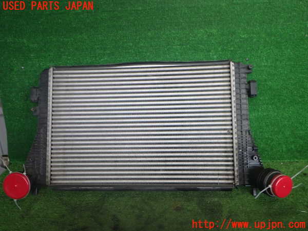 2UPJ-39802451]VW ゴルフ GTI(1KAXX)インタークーラー1 中古_m0001.jpg