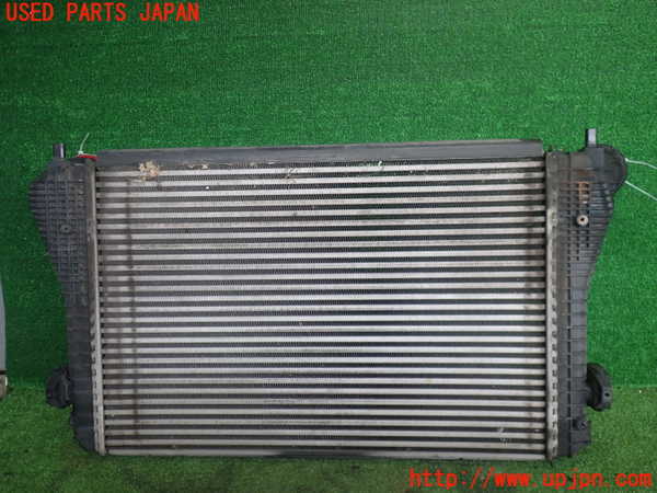 2UPJ-39802451]VW ゴルフ GTI(1KAXX)インタークーラー1 中古_m0002.jpg