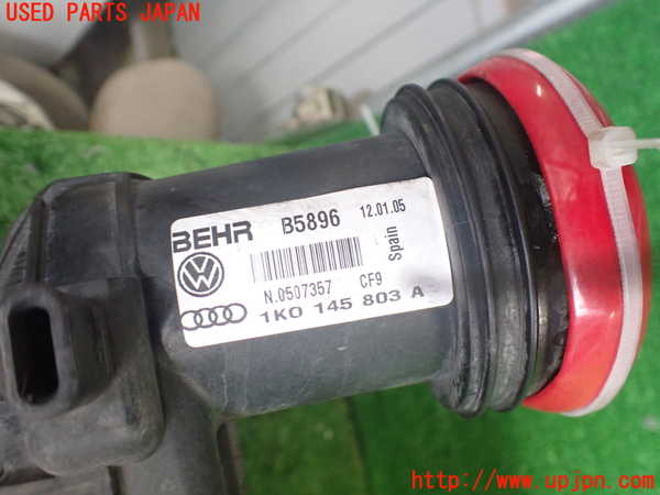 2UPJ-39802451]VW ゴルフ GTI(1KAXX)インタークーラー1 中古_m0003.jpg