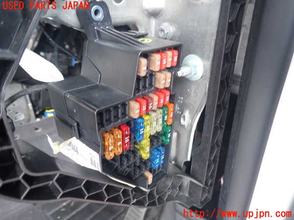 2UPJ-39806741]VW ゴルフ GTI(1KAXX)ヒューズボックス1 中古_m0001.jpg