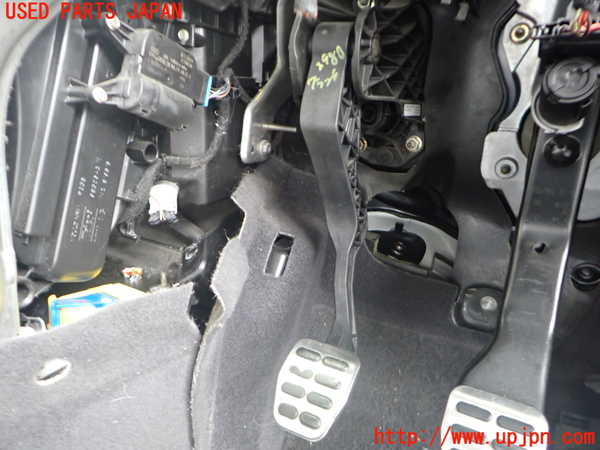 2UPJ-39807590]VW ゴルフ GTI(1KAXX)クラッチペダル 中古_m0001.jpg