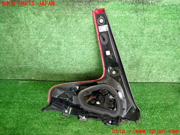 2UPJ-39811530]ボルボ・V40(MB4164T)右テールランプ 中古_m0002.jpg