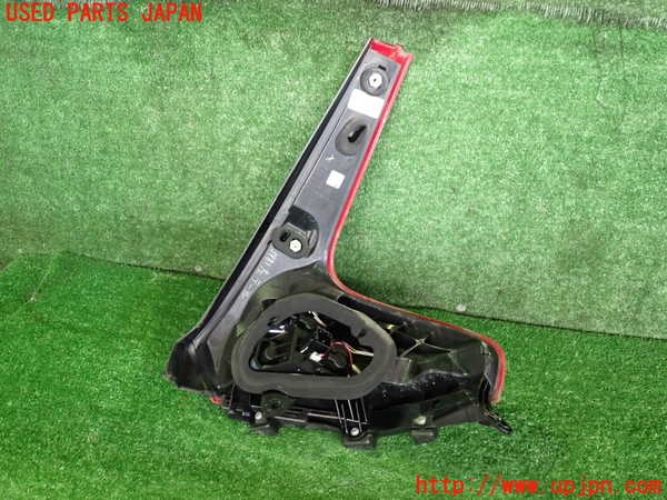 2UPJ-39811536]ボルボ・V40(MB4164T)左テールランプ 中古_m0002.jpg