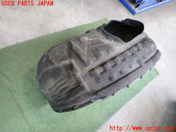 2UPJ-39811092]ボルボ・V40(MB4164T)左前フェンダーライナー 中古_m0002.jpg