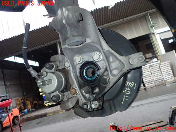 2UPJ-39814290]ボルボ・V40(MB4164T)右フロントナックルハブ 中古_m0002.jpg