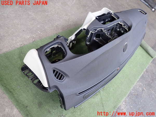 2UPJ-39817505]ボルボ・V40(MB4164T)ダッシュボード 中古_m0002.jpg