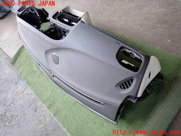 2UPJ-39817505]ボルボ・V40(MB4164T)ダッシュボード 中古_m0003.jpg