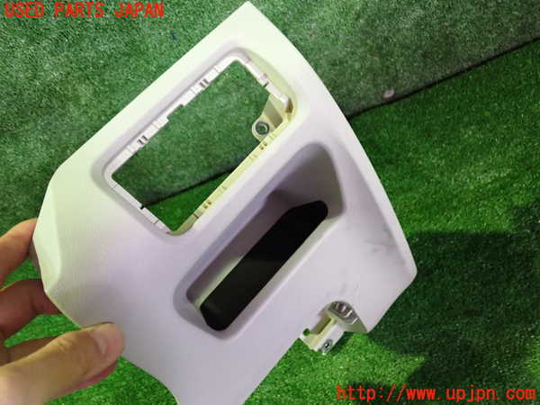 2UPJ-39817841]ボルボ・V40(MB4164T)小物入れ1 中古_m0002.jpg