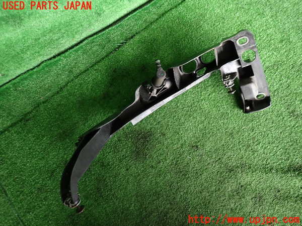2UPJ-39841140]アウディ・A3 スポーツバック(8PCAX)右ヘッドライトリム 中古_m0003.jpg