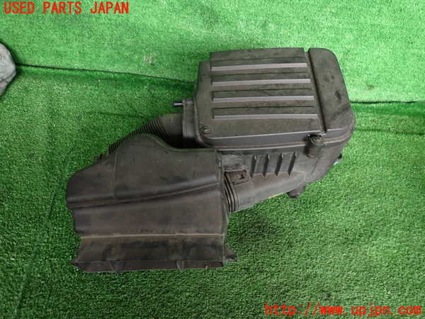 2UPJ-39842560]アウディ・A3 スポーツバック(8PCAX)エアクリーナーボックス 中古_m0001.jpg