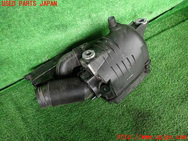 2UPJ-39842560]アウディ・A3 スポーツバック(8PCAX)エアクリーナーボックス 中古_m0003.jpg