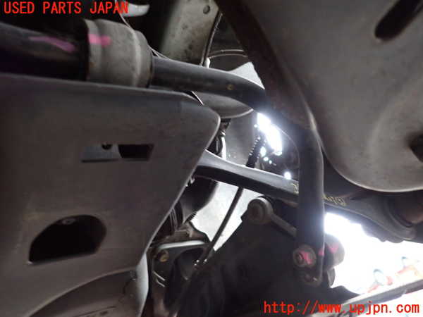 2UPJ-39845445]アウディ・A3 スポーツバック(8PCAX)リアスタビライザー 中古_m0002.jpg