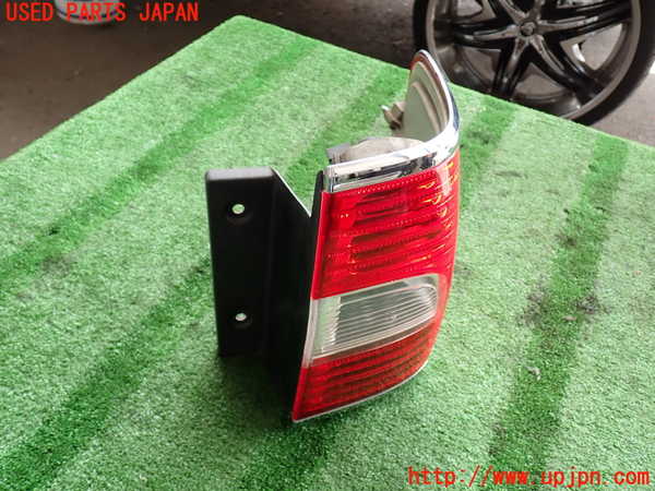 2UPJ-39941530]リンカーン・ナビゲーター(不明)右テールランプ 中古_m0002.jpg