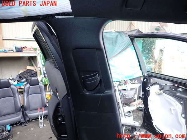 5UPJ-39957670]カローラ ツーリング ハイブリッド(ZWE211W)左センターピラートリム 中古_m0002.jpg